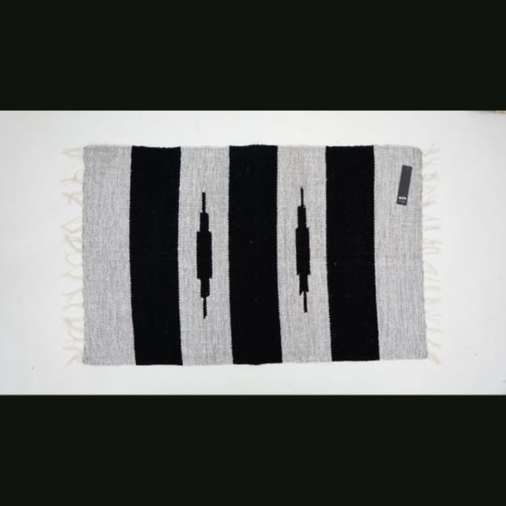 Handmade Rugs Small Rugs – Small Size (1.5 ft x 2 ft): Price 1000