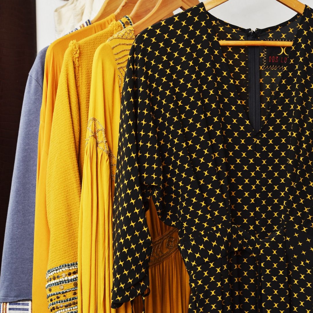clothes-4423661_1920
